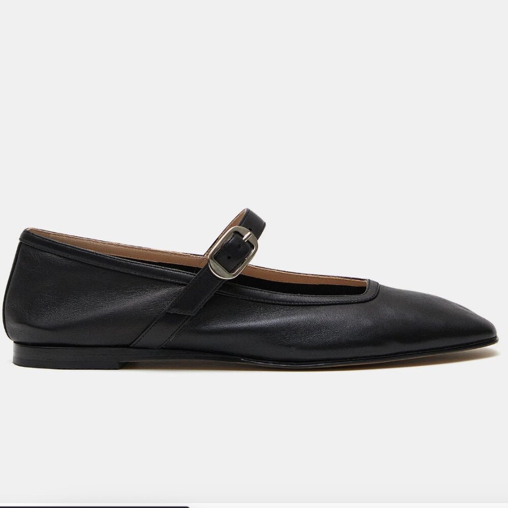 La Monde Beryl Black Ballet Flats